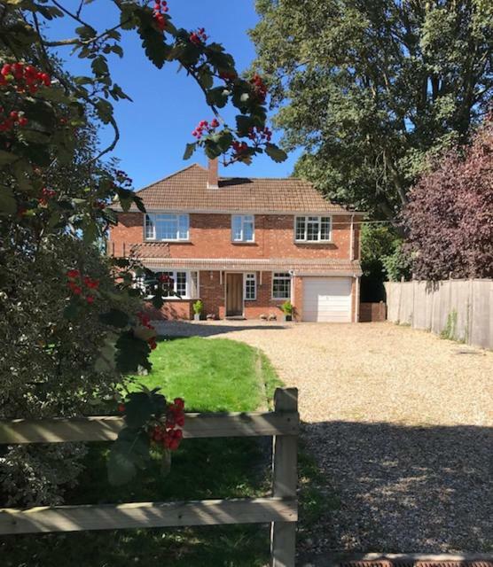Barnfield Bed And Breakfast Downton  Exteriör bild